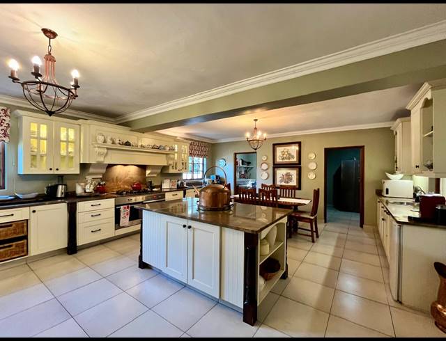 6 BEDROOM HOUSE FOR SALE IN SHORTENS COUNTRY ESTATE
